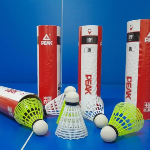 Enhance your badminton game with the PEAK-SC Badminton Shuttle Cork. Designed for professional and recreational play, this shuttle offers durability, excellent flight stability, and superior performance for every level of player