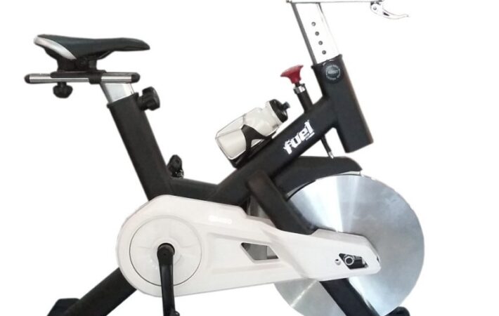 Learn how to use elliptical machines properly to improve cardio fitness, burn calories, and protect your joints. Discover tips for form, settings, and common mistakes to avoid